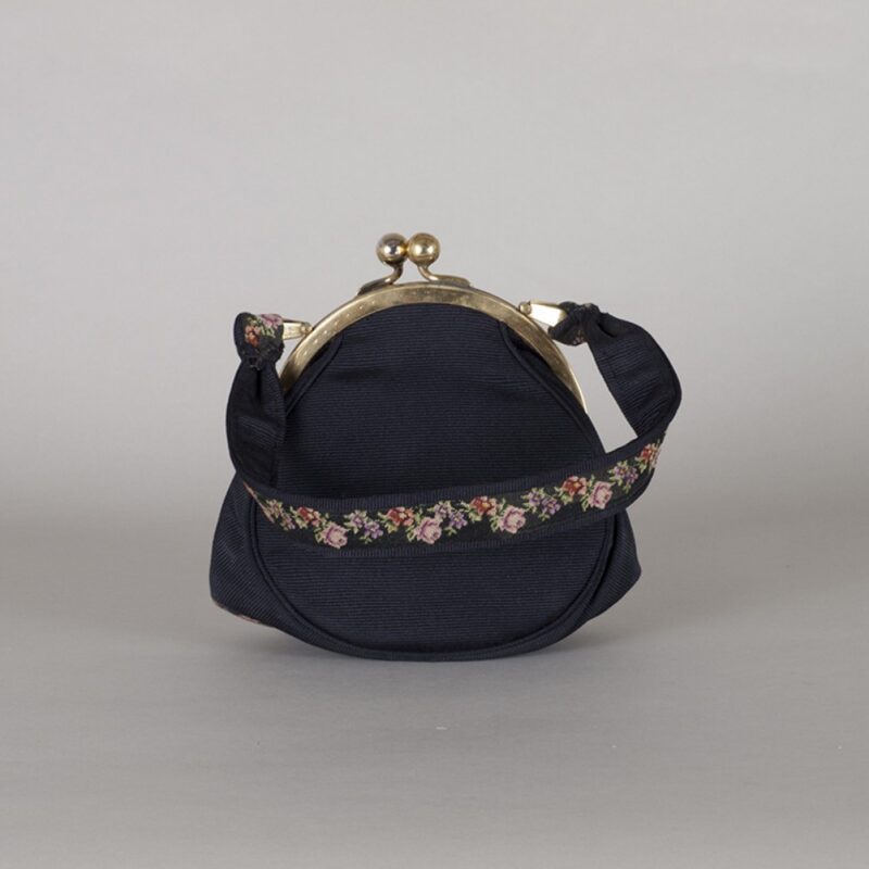 Petit point vintage handbag - Image 3