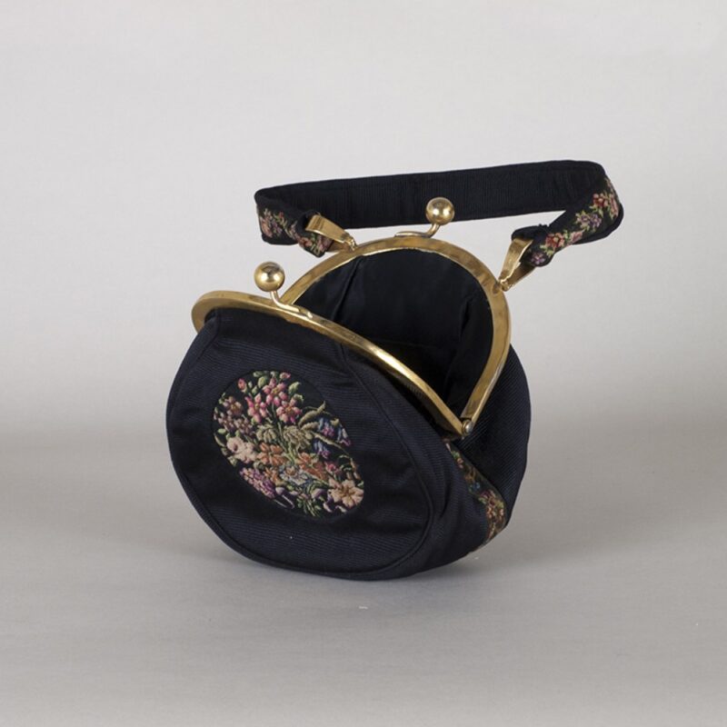 Petit point vintage handbag - Image 2
