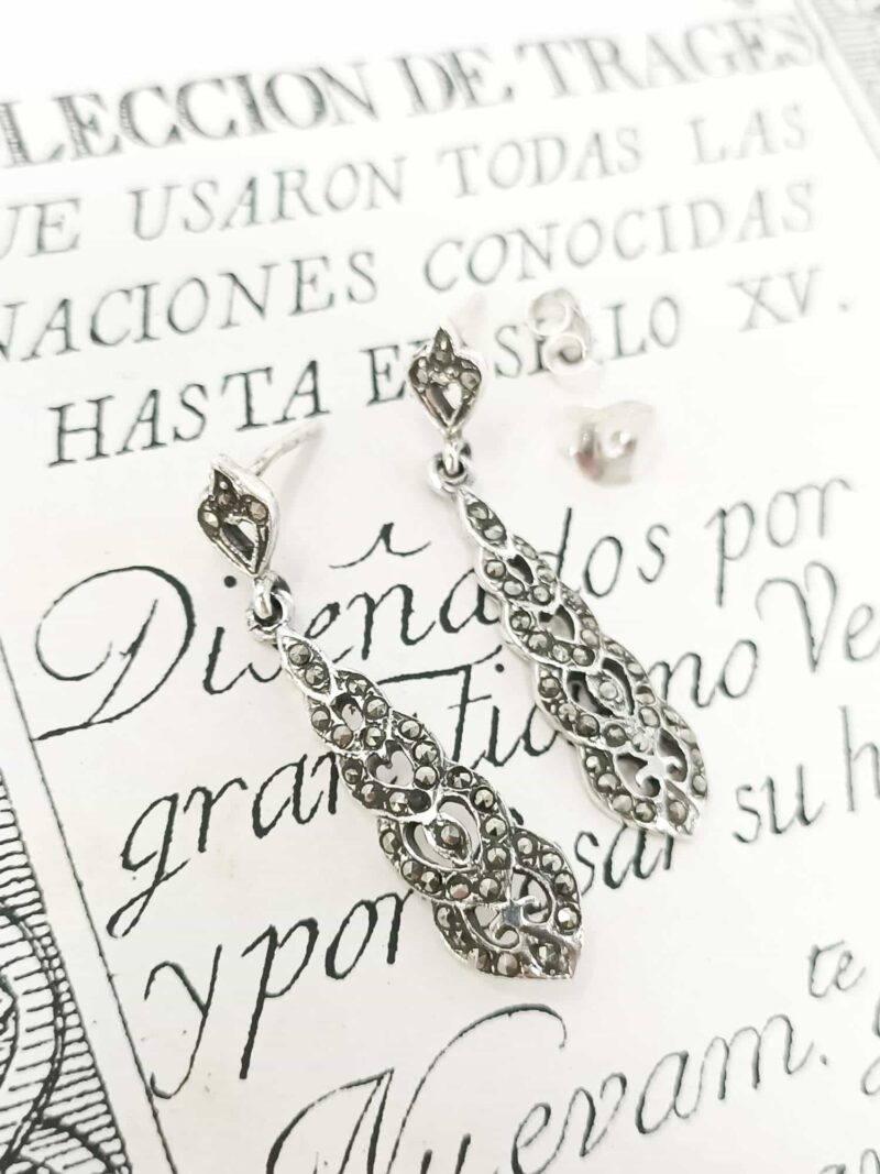 antique-style-earrings