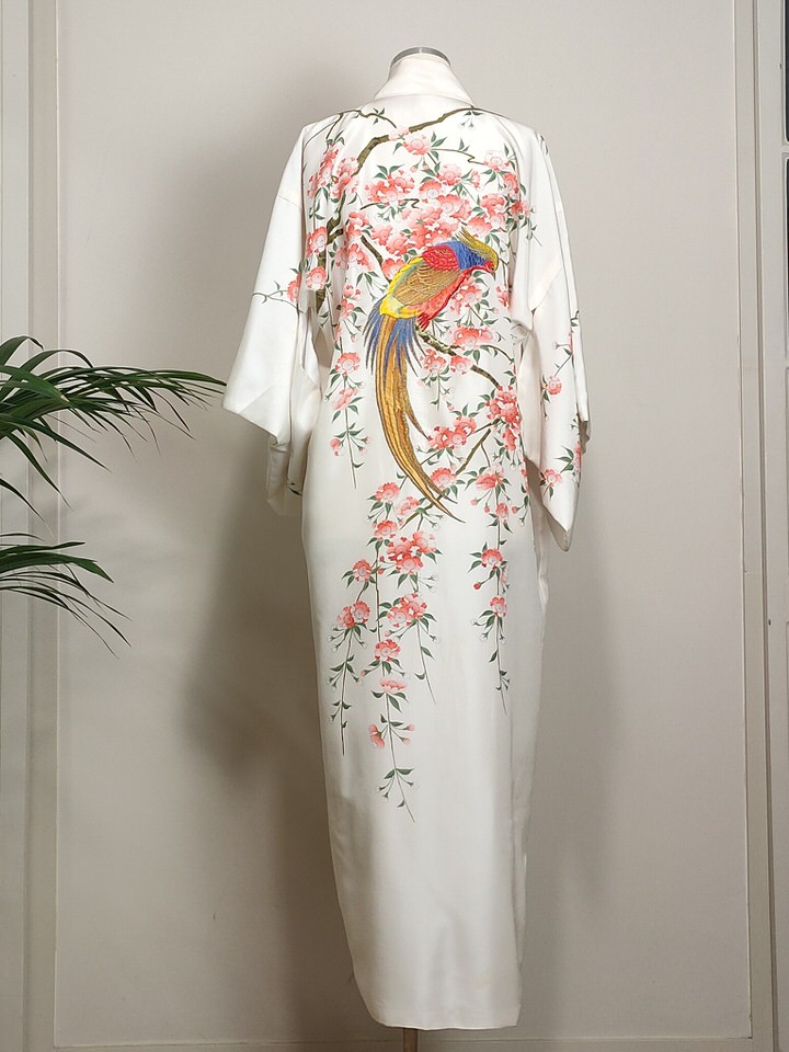 kimono-cerezo-flor-bordado