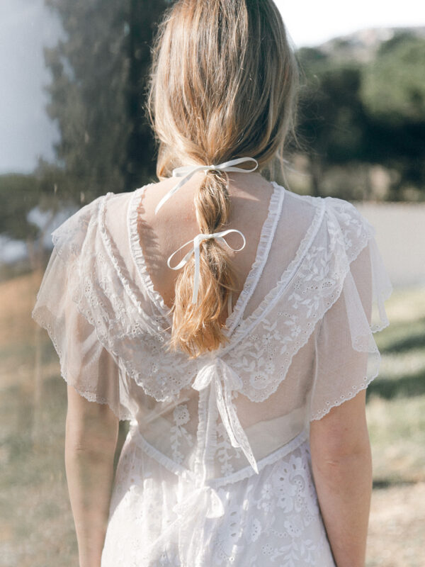 bride-gown-antique-lace