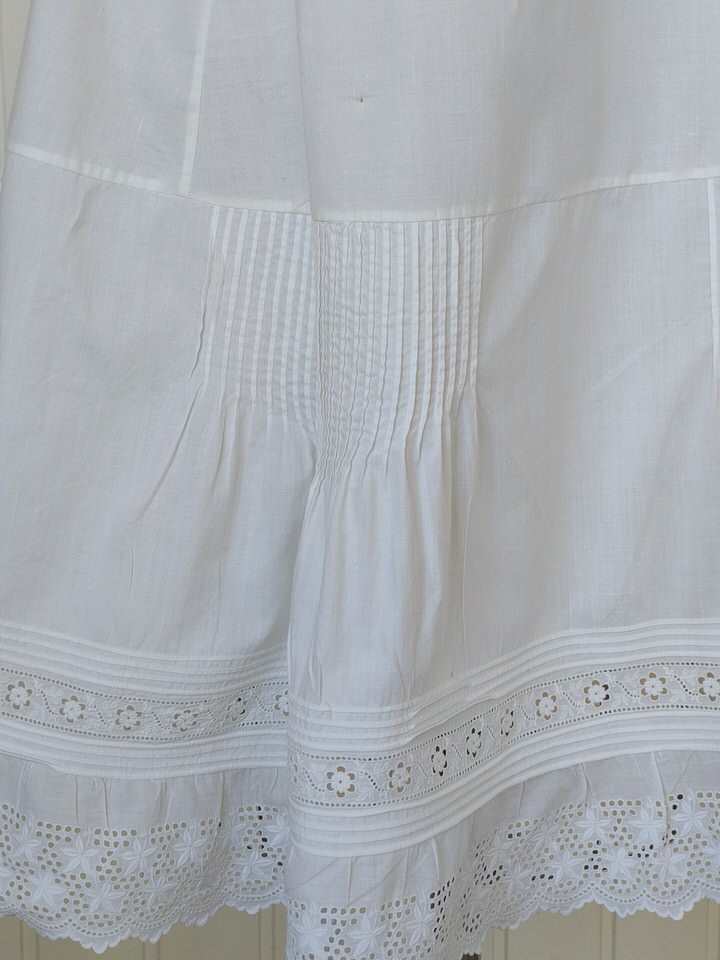falda blanca vintage