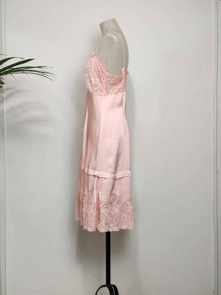 vestido-satén-rosa