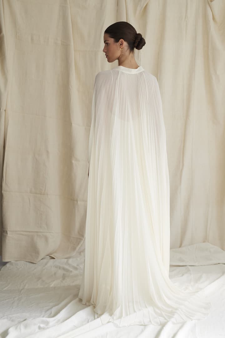 capa-plisada-para-novia-2 Vestido novia vintage corto