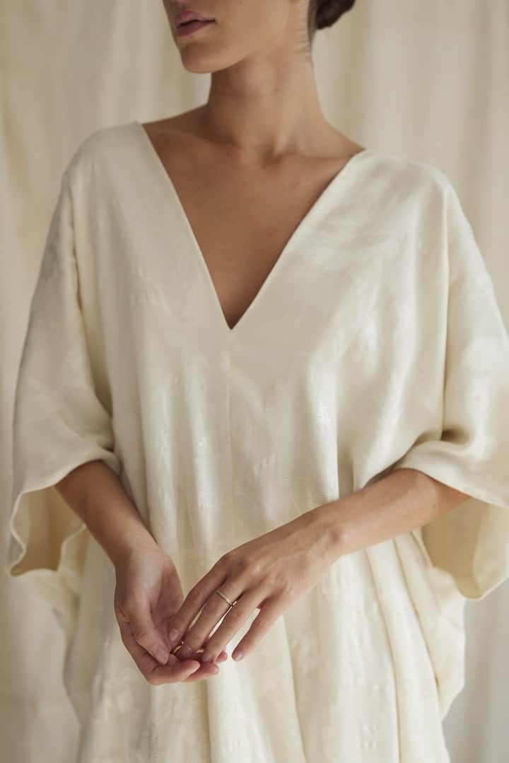 kaftan-novia-2 Mono Novia vintage espalda