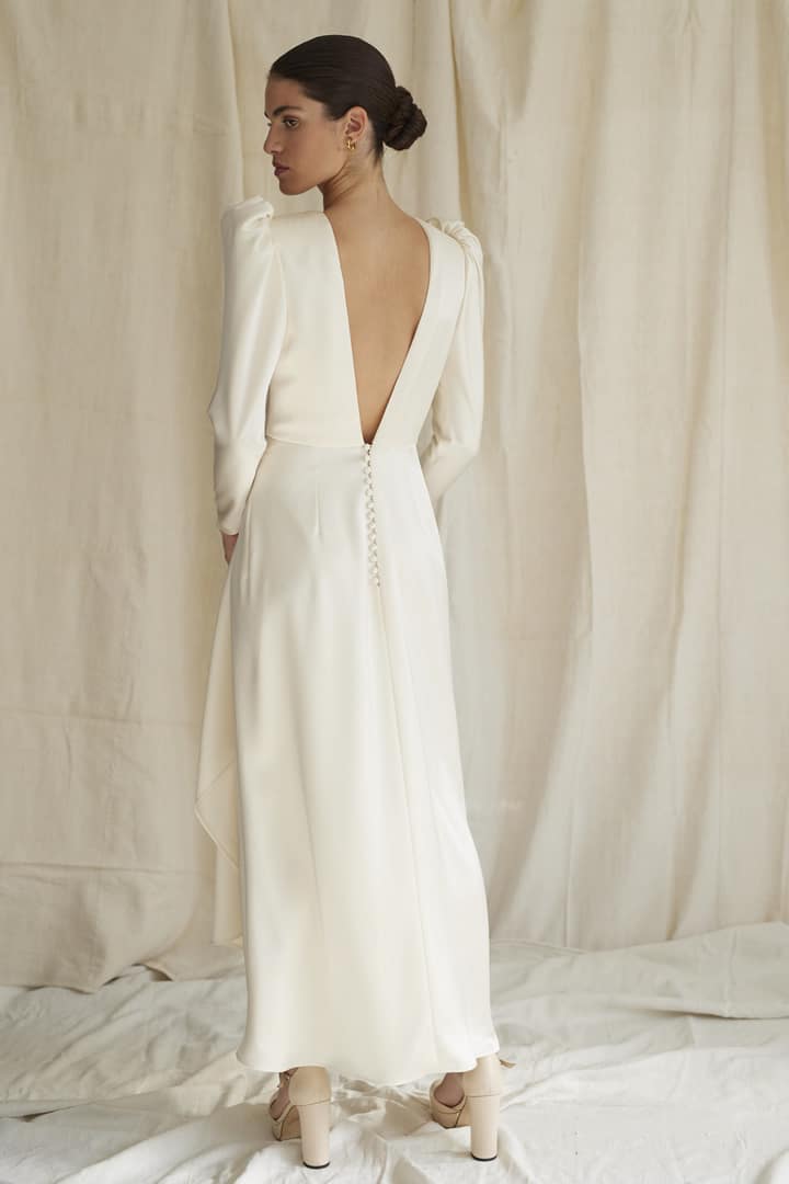 vestido-novia-escote-trasero-2 Vestido vintage de novia satinado