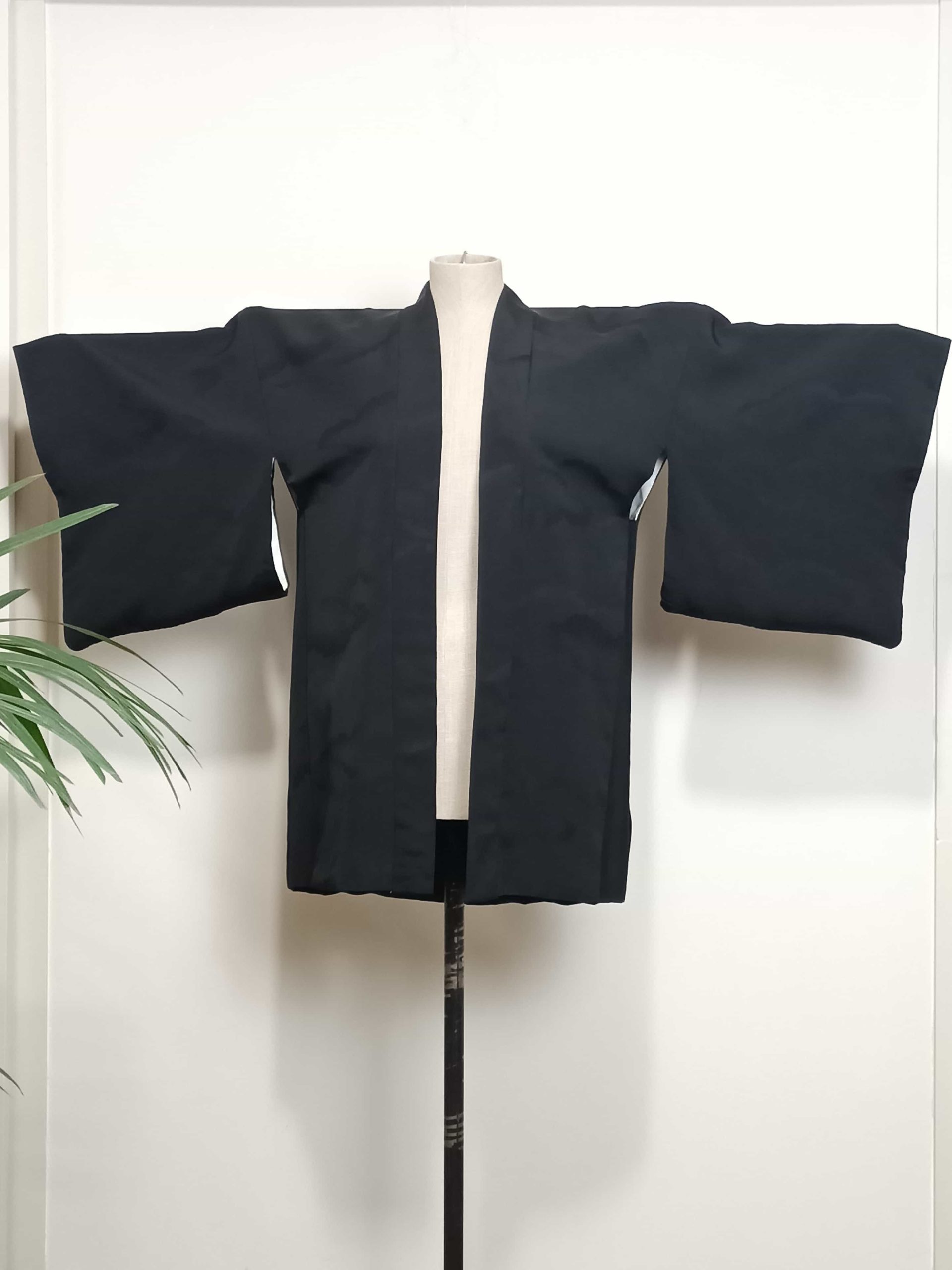 kimono-corto-vintage-negro