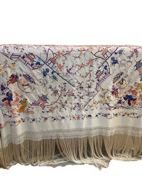 piano-shawl-embroidered