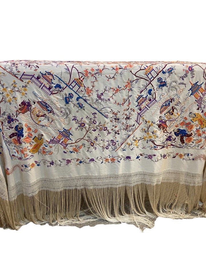 piano-shawl-embroidered