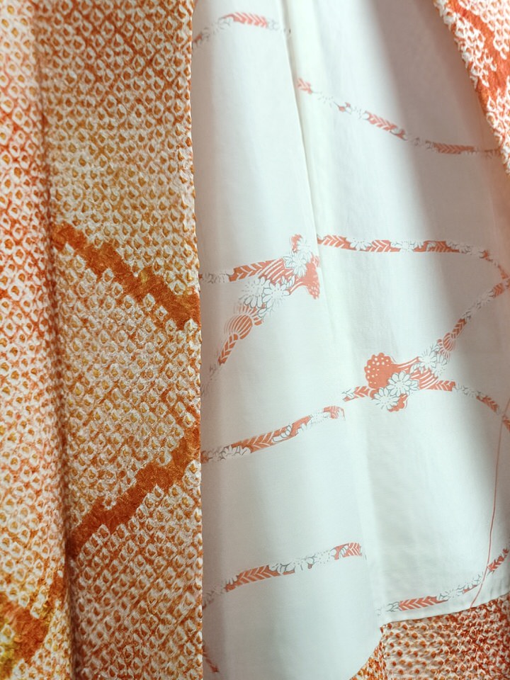 Kimono corto naranja detalle