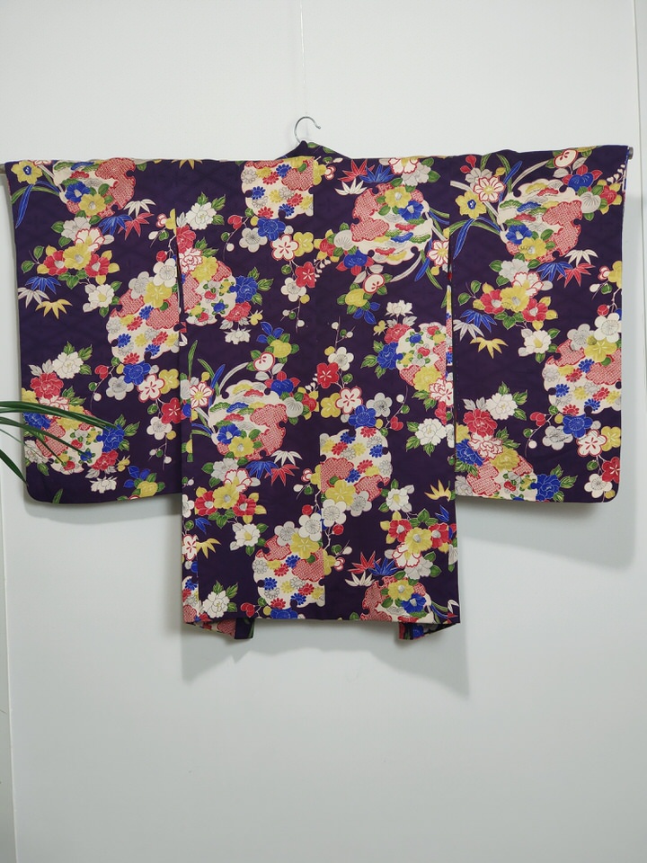 Kimono corto ikebana primavera detrás