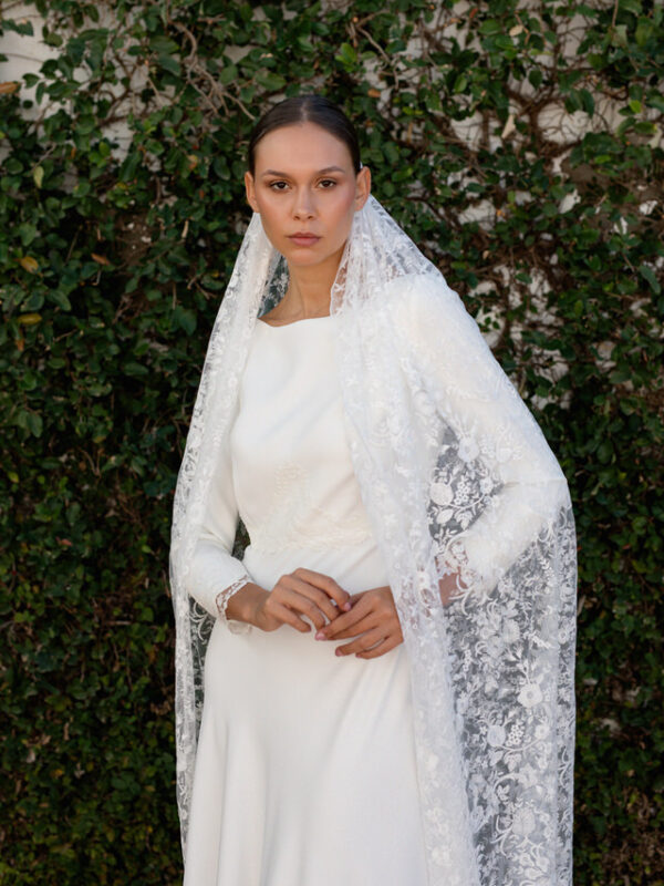 mantilla-rectangular-bordada