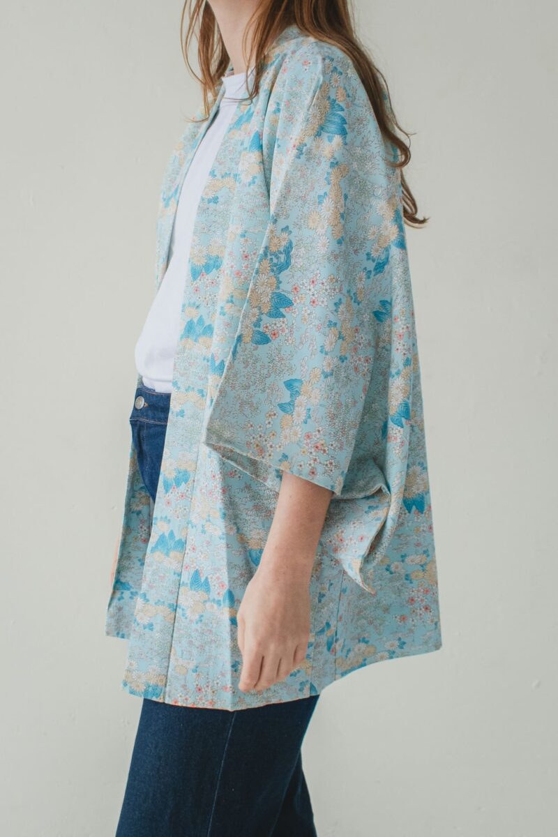 Kimono-corto-estampado-azul