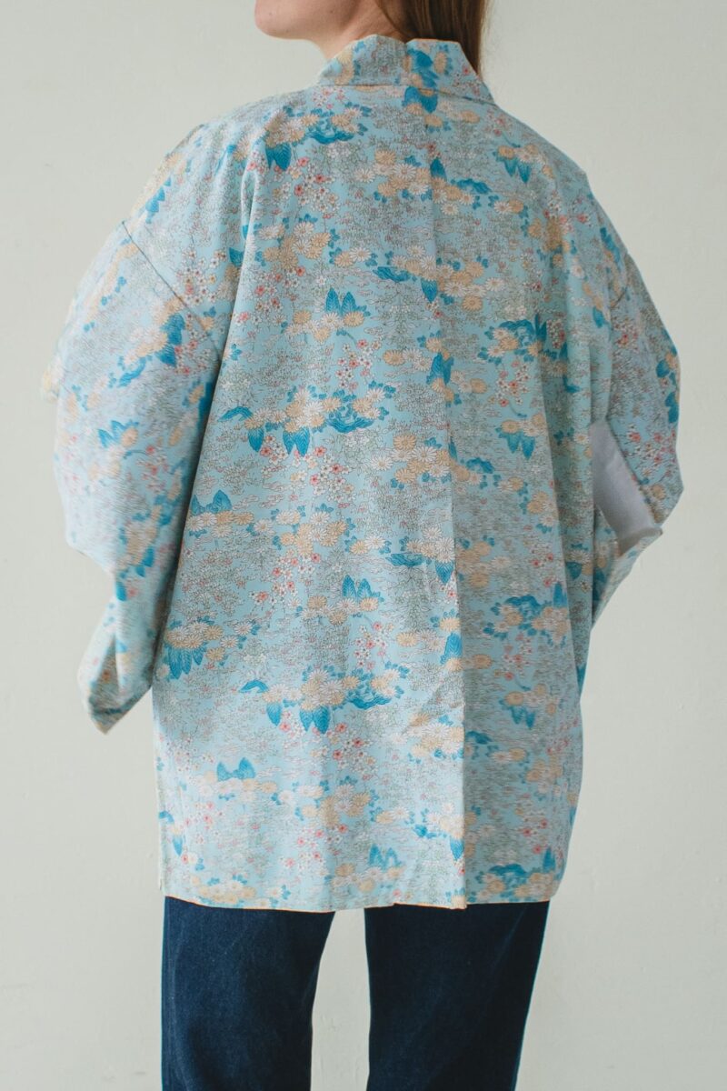 Kimono-corto-estampado-azul