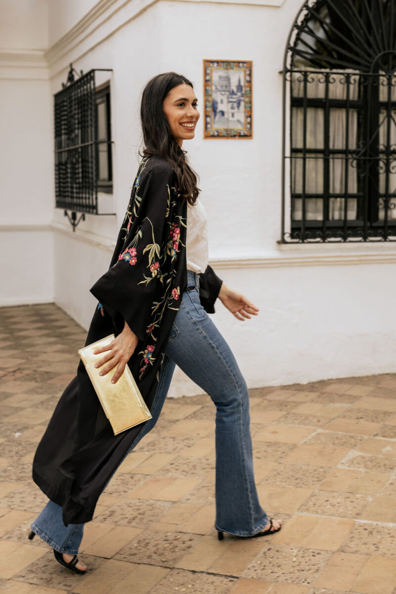 kimono-seda-bordado-negro