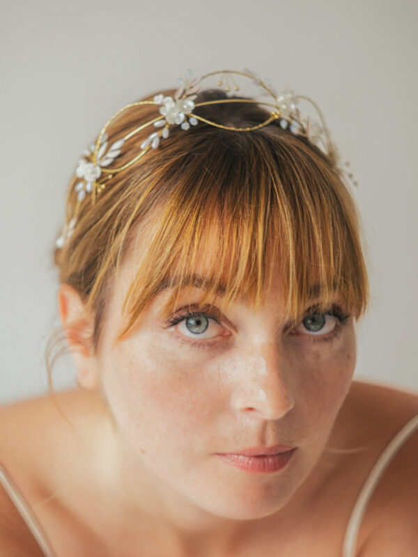 Diadema de novia metálica