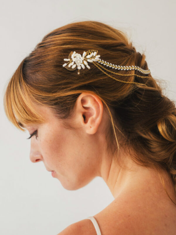Tocado de novia dorada cadenas
