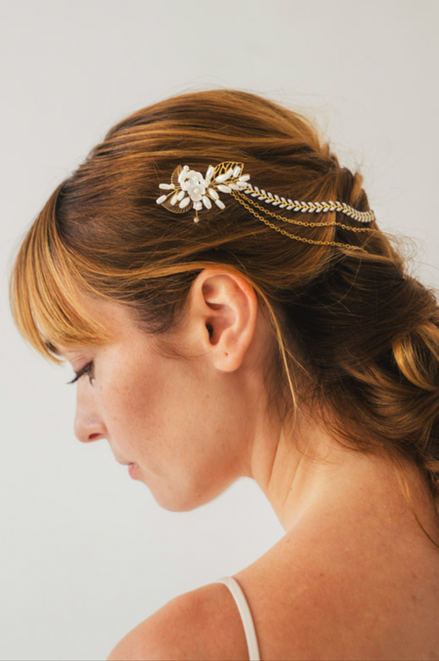 Tocado de novia dorada cadenas