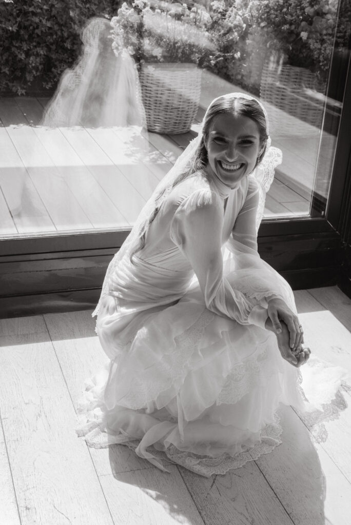 Chantilly lace detail on L'Arca Barcelona wedding dress