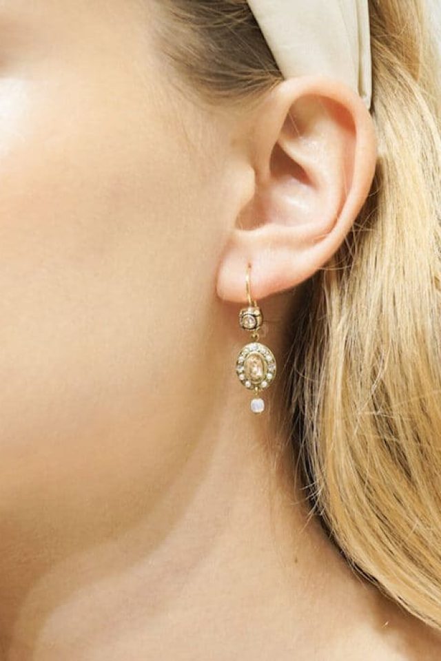 Elegant vintage style earrings