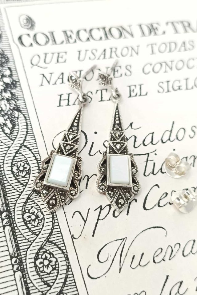 antique-style-earrings