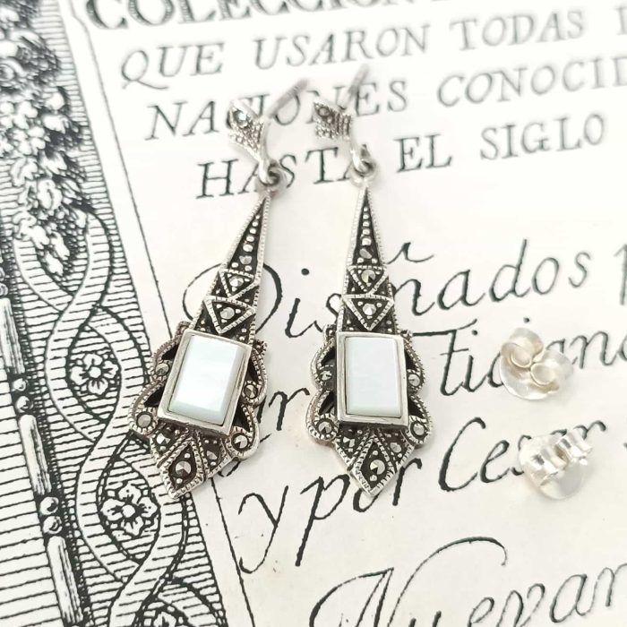 antique-style-earrings
